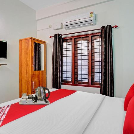 Super Hotel O Bevis Kazhakuttam Luaran gambar
