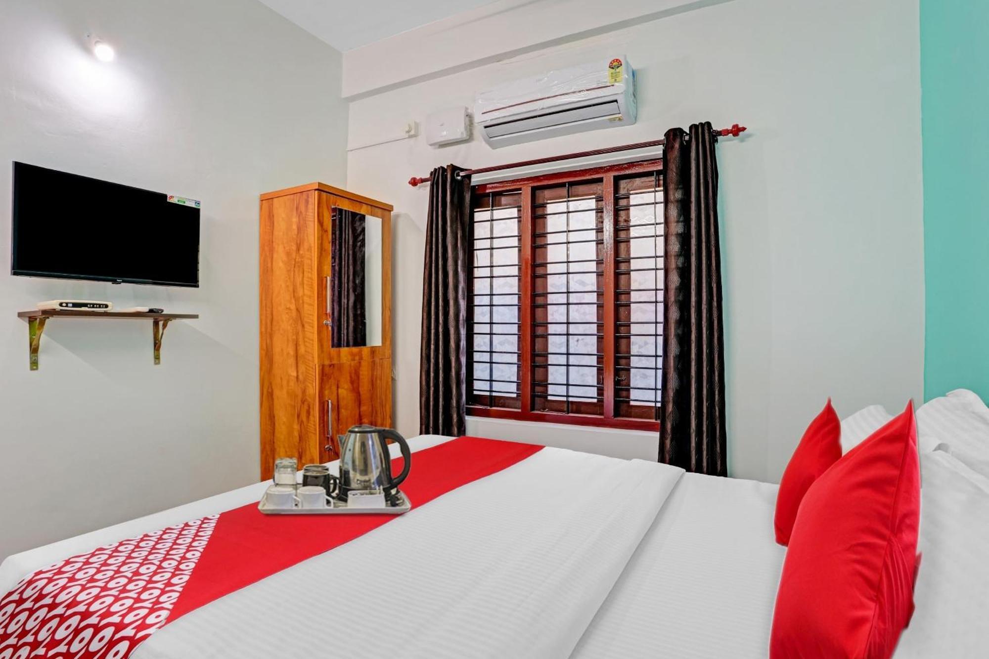 Super Hotel O Bevis Kazhakuttam Luaran gambar