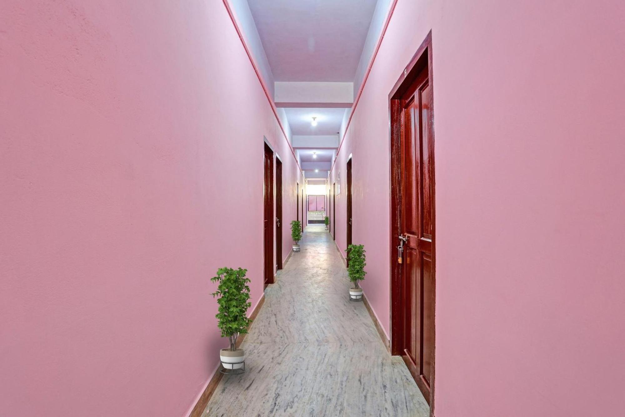 Super Hotel O Bevis Kazhakuttam Luaran gambar